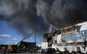 فرنسا: السيطرة على حريق بميناء لتصدير الحبوب