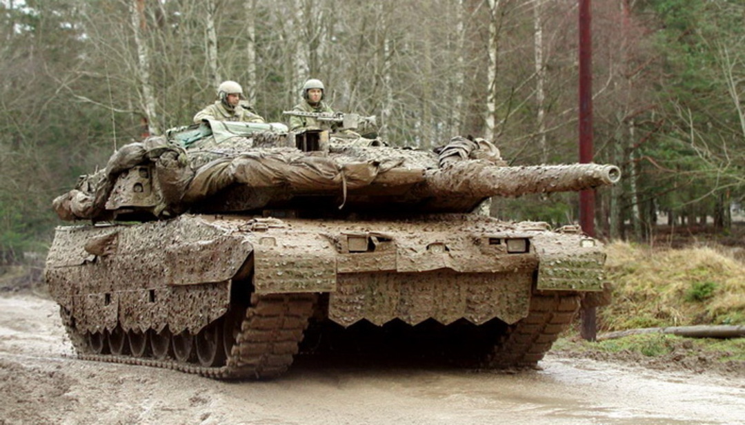 القوات المسلحة الأوكرانية تتسلم 10 دبابات سويدية