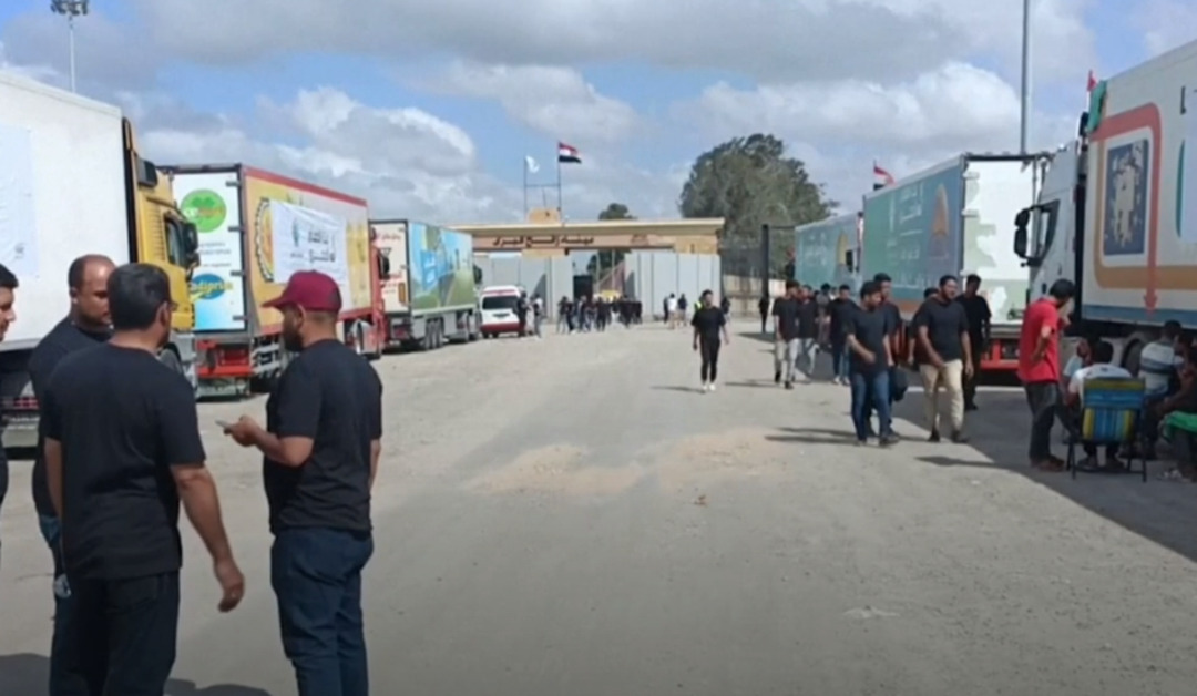 شحنات المساعدات في معبر رفح تستعد للدخول إلى غزة