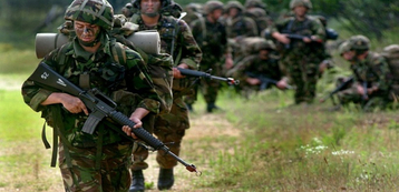 وسط توترات متزايدة.. الناتو ينشر 600 جندي في كوسوفو