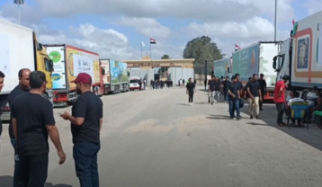 دخول شاحنة محملة بالوقود إلى قطاع غزة المحاصر