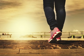 دراسة دولية تُحدد عدد خطوات المشي الأمثل.. للتمتع بصحة جيدة