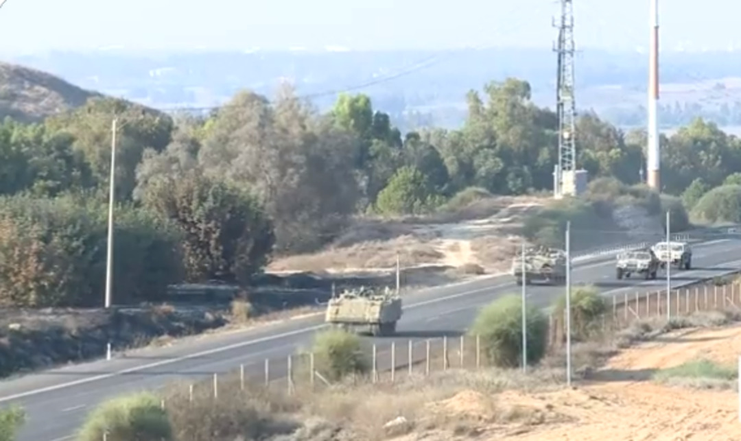 مدرعات إسرائيلية تتوغل باتجاه حدود قطاع غزة