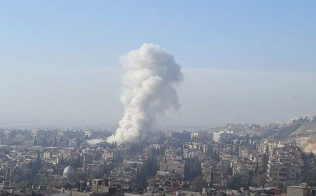 عاجل..  4 قتلى بانفجار استهدف مبنى في حي المزة بـ دمشق