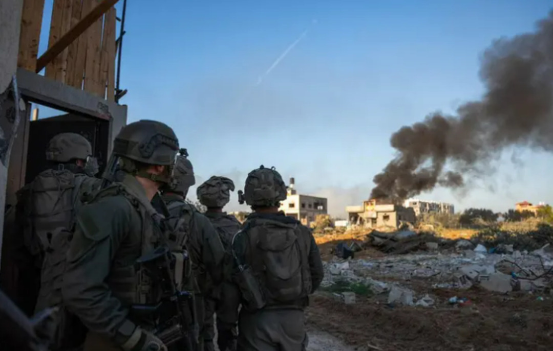 قصف إسرائيلي يستهدف مركزًا للأونروا في خان يونس