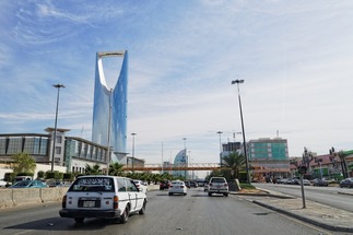 السعودية تمنع التعاقد مع الشركات الأجنبية غير المتواجدة على أراضيها
