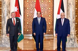 عباس يلتقي السيسي وعبد الله في العقبة... لبحث الأزمة الفلسطينية
