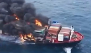 هجوم بالصاروخ على سفينة أمريكية في عدن