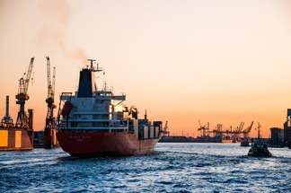 توترات الشرق الأوسط تعرقل التجارة العالمية عبر البحر الأحمر