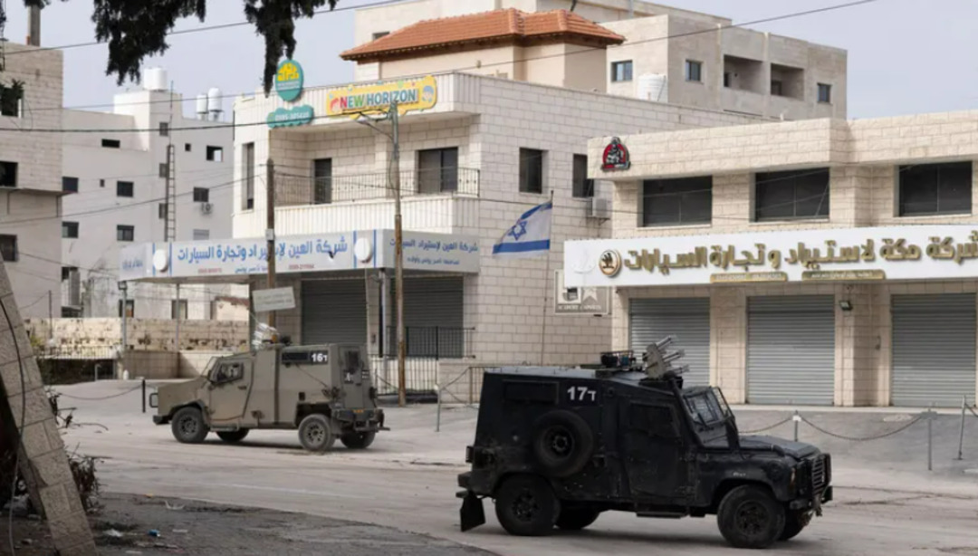 الضفة الغربية: مواجهات واعتقالات واقتحامات مستمرة