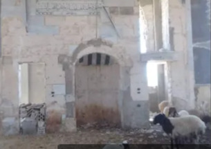 مسجد للعبادة..  يتحول إلى حظيرة في عهد بشار الأسد