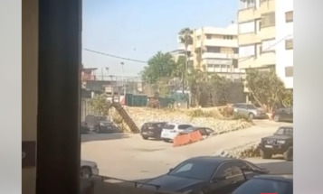 إطلاق النار قرب مدخل مبنى السفارة الأمريكية في بيروت