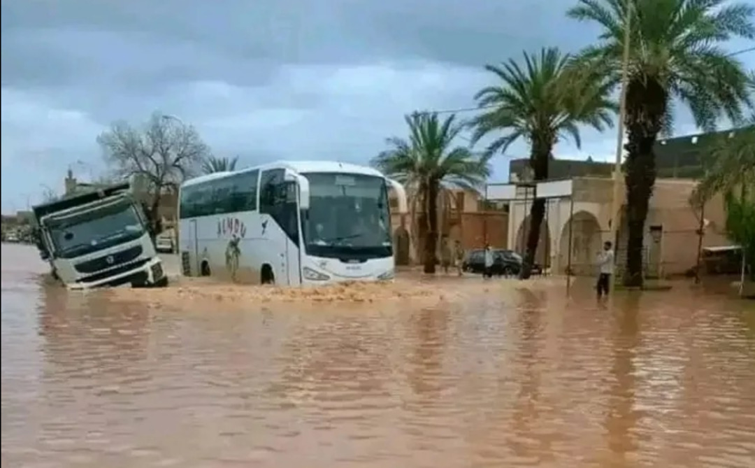 تقارير عن قتلى ومفقودين جراء سيول ضربت المغرب والجزائر